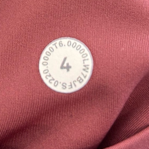 Lululemon Fast And Free Shorts Size 4 In Cherry Tint 10" - Picture 6 of 6